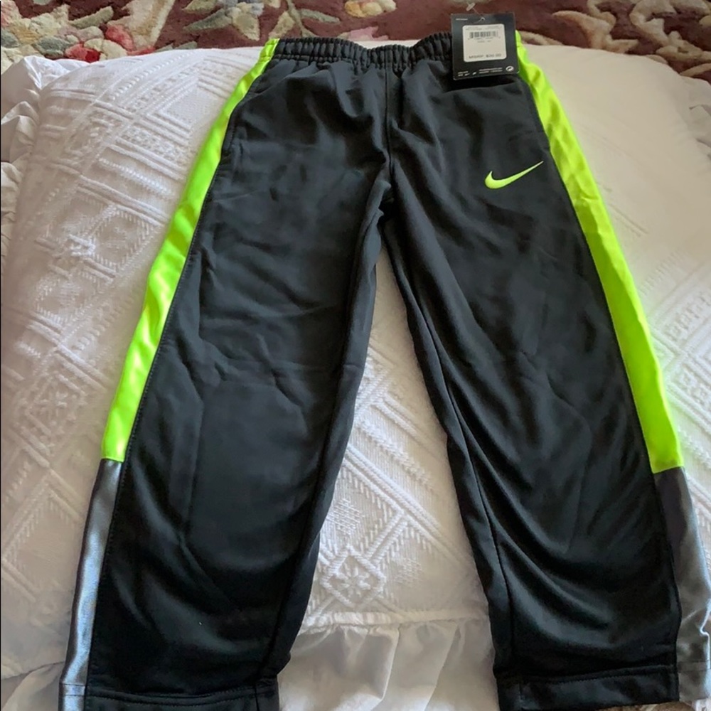 New Little boys Nike pants size 4t